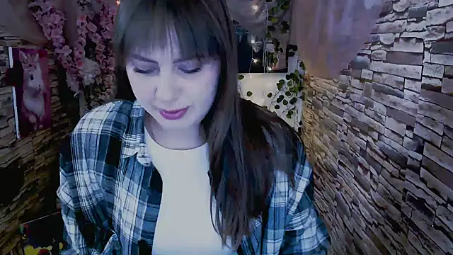 Amanda Bright  online show from September 24, 2025, 6:53 am