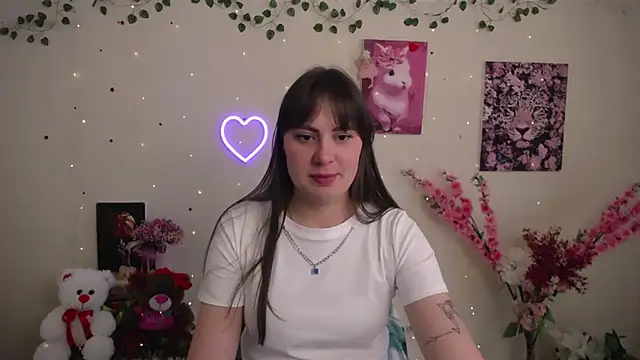 Amanda Bright  online show from May 12, 2026, 10:32 am