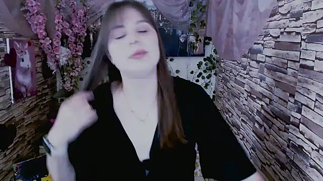 Amanda Bright  online show from September 22, 2025, 7:14 am