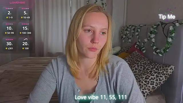 Snapshot of Anna_Chelsea chatting on May 13, 2026, 1:01 am Anna Chelsea online show from May 13, 2026, 1:01 am