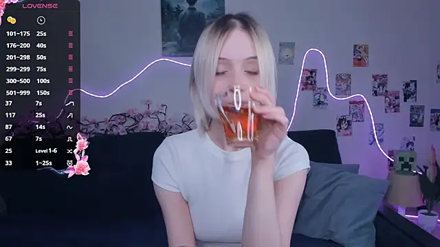 Megan--chan online show from March 22, 2026, 5:03 pm