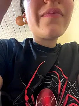 Snapshot of HinataArai chatting on October 2, 2025, 8:01 pm HinataArai online show from October 2, 2025, 8:01 pm