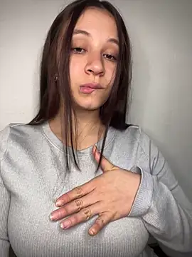 Snapshot of HinataArai chatting on October 22, 2025, 2:27 pm HinataArai online show from October 22, 2025, 2:27 pm