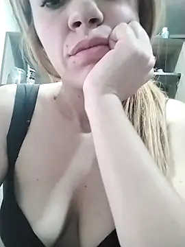 Snapshot of KATA_BLONDE chatting on October 17, 2025, 5:26 pm KATA BLONDE online show from October 17, 2025, 5:26 pm