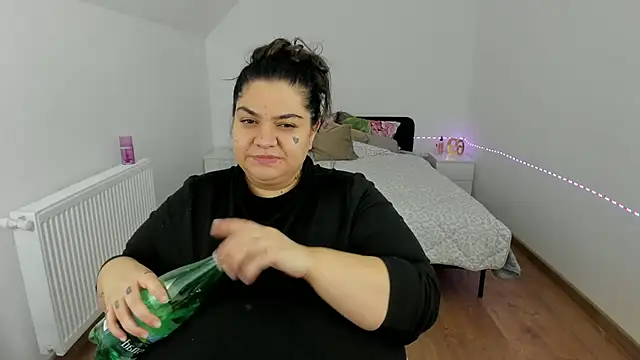 EvvaBBW online show from October 12, 2025, 7:59 pm