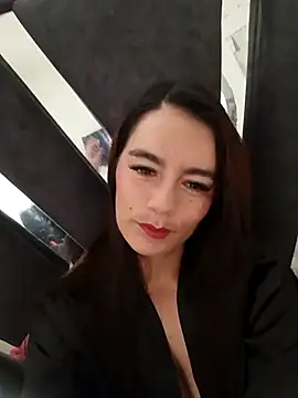 Demy Rhoades online show from October 13, 2025, 2:18 pm