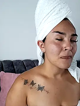 meli  brown online show from October 28, 2025, 3:51 am