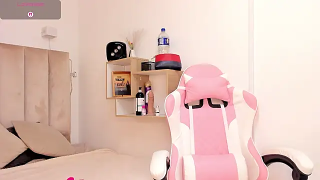 Snapshot of Clhoe_Johnson chatting on October 6, 2025, 11:55 am Clhoe Johnson online show from October 6, 2025, 11:55 am