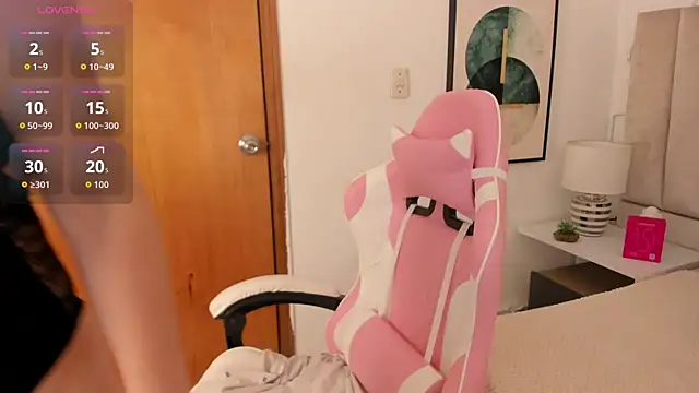 Snapshot of Clhoe_Johnson chatting on September 29, 2025, 1:17 pm Clhoe Johnson online show from September 29, 2025, 1:17 pm