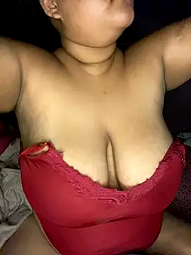 qxmila1 online show from October 29, 2025, 9:52 am