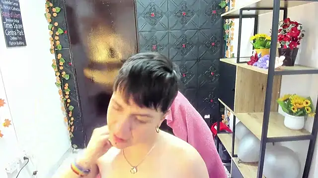  Hannah Hot online show from April 10, 2026, 2:51 am