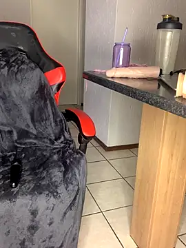 jayjayja19 online show from November 6, 2025, 3:16 pm