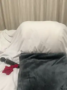 jayjayja19 online show from April 3, 2026, 3:24 am