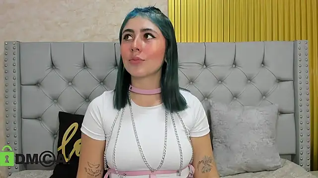 Snapshot of Skarlet_04 chatting on November 8, 2025, 4:10 pm Skarlet 04 online show from November 8, 2025, 4:10 pm