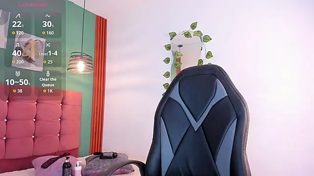 raven smith  online show from January 15, 2026, 5:11 am