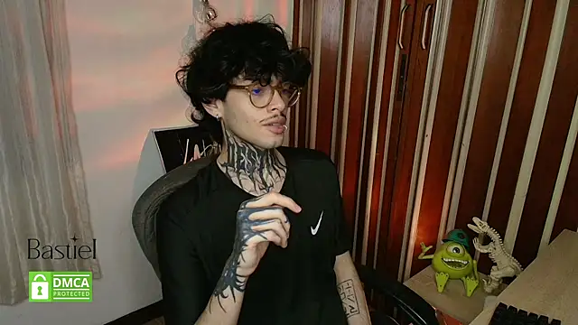 Snapshot of Mihail_leroy chatting on October 3, 2025, 2:48 am Mihail leroy online show from October 3, 2025, 2:48 am