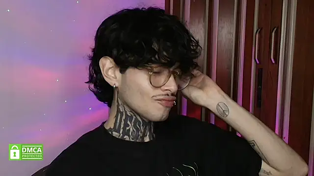 Mihail leroy online show from February 26, 2026, 2:33 am