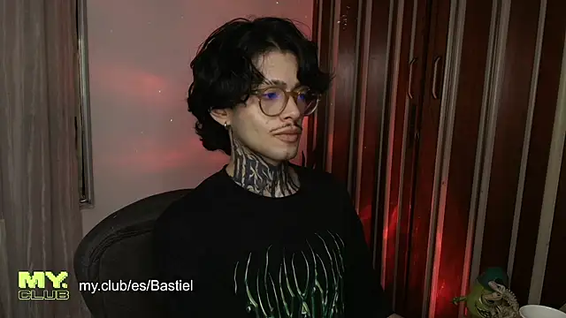 Mihail leroy online show from April 16, 2026, 2:45 am