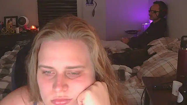 Sexyblonde12344 online show from October 26, 2025, 6:19 pm