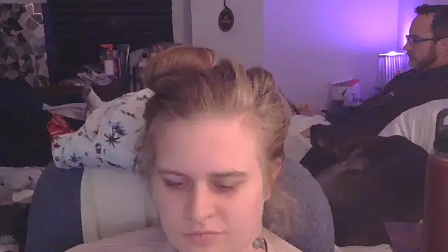 Sexyblonde12344 online show from October 25, 2025, 5:13 pm