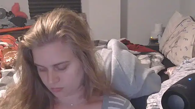 Sexyblonde12344 online show from September 13, 2025, 3:12 pm