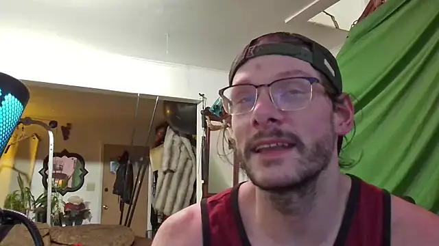 Snapshot of MasterDaddyCool chatting on November 2, 2025, 10:15 pm MasterDaddyCool online show from November 2, 2025, 10:15 pm