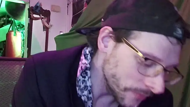 Snapshot of MasterDaddyCool chatting on October 28, 2025, 4:35 am MasterDaddyCool online show from October 28, 2025, 4:35 am