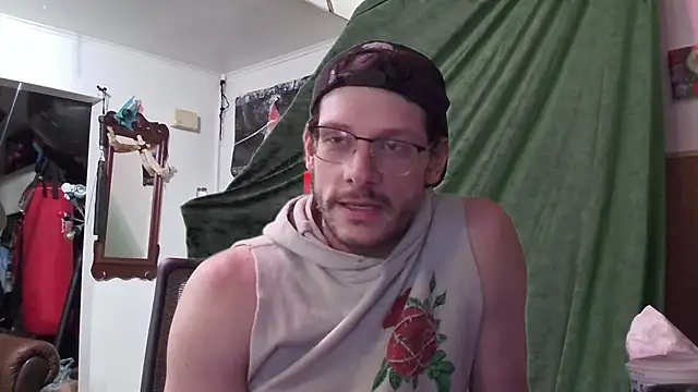 Snapshot of MasterDaddyCool chatting on October 26, 2025, 1:28 am MasterDaddyCool online show from October 26, 2025, 1:28 am