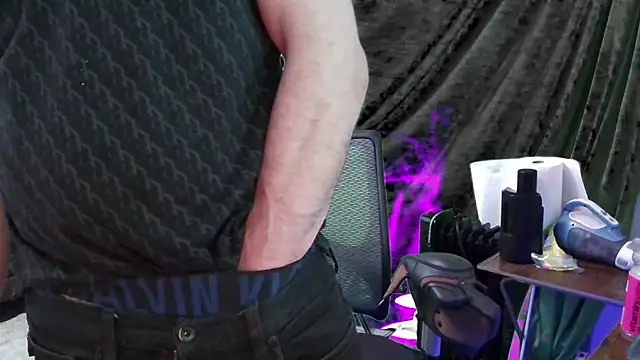 Snapshot of MasterDaddyCool chatting on October 14, 2025, 12:55 am MasterDaddyCool online show from October 14, 2025, 12:55 am