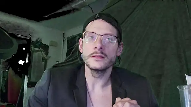 Snapshot of MasterDaddyCool chatting on October 22, 2025, 8:30 pm MasterDaddyCool online show from October 22, 2025, 8:30 pm