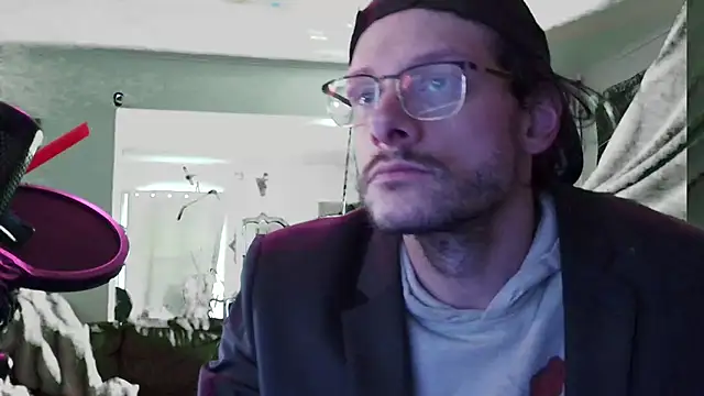 Snapshot of MasterDaddyCool chatting on October 26, 2025, 1:33 pm MasterDaddyCool online show from October 26, 2025, 1:33 pm