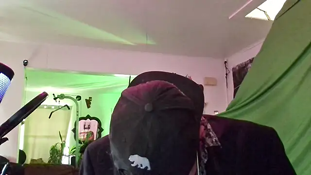 Snapshot of MasterDaddyCool chatting on October 28, 2025, 4:39 pm MasterDaddyCool online show from October 28, 2025, 4:39 pm