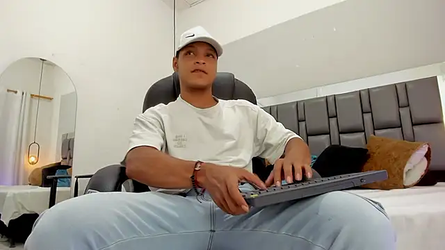 Snapshot of Ricky_Owens1 chatting on December 1, 2025, 8:53 pm Ricky Owens1 online show from December 1, 2025, 8:53 pm