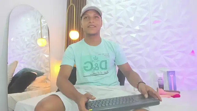 Snapshot of Ricky_Owens1 chatting on October 10, 2025, 2:07 pm Ricky Owens1 online show from October 10, 2025, 2:07 pm