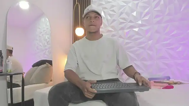 Snapshot of Ricky_Owens1 chatting on October 14, 2025, 1:12 pm Ricky Owens1 online show from October 14, 2025, 1:12 pm