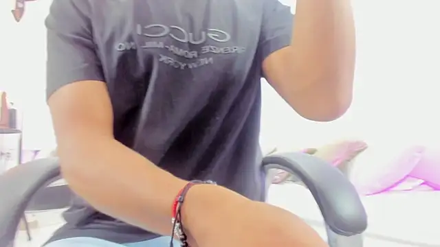 Snapshot of Ricky_Owens1 chatting on November 23, 2025, 2:38 pm Ricky Owens1 online show from November 23, 2025, 2:38 pm