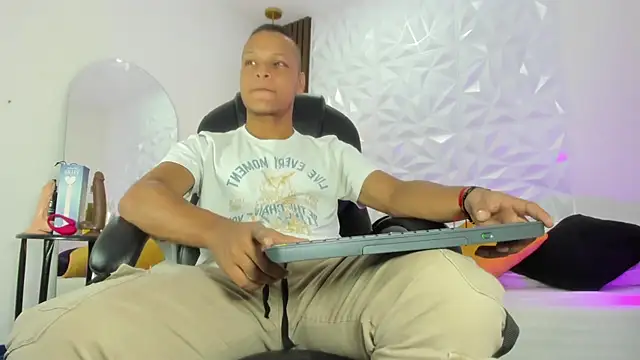 Snapshot of Ricky_Owens1 chatting on September 26, 2025, 1:40 pm Ricky Owens1 online show from September 26, 2025, 1:40 pm