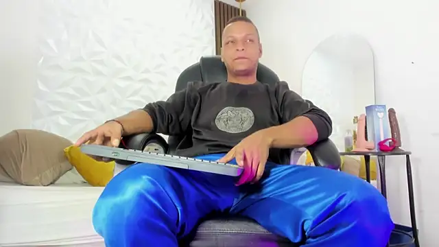 Snapshot of Ricky_Owens1 chatting on September 25, 2025, 2:45 pm Ricky Owens1 online show from September 25, 2025, 2:45 pm