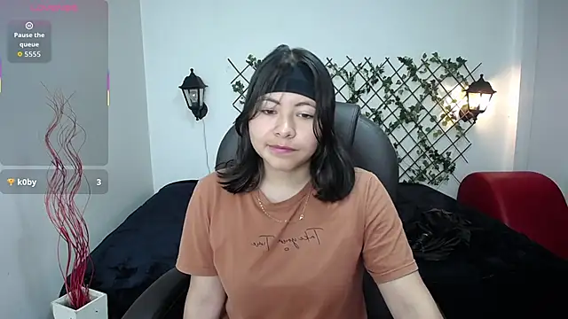 Louisa  clare online show from November 11, 2025, 12:05 am