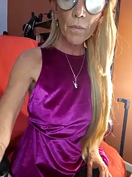 Snapshot of Polly23 chatting on December 2, 2025, 12:00 am Polly23 online show from December 2, 2025, 12:00 am