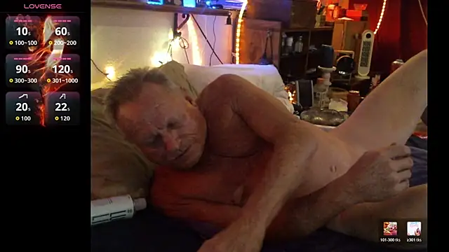 Snapshot of Pussyeat2please chatting on May 11, 2026, 8:49 am Pussyeat2please online show from May 11, 2026, 8:49 am