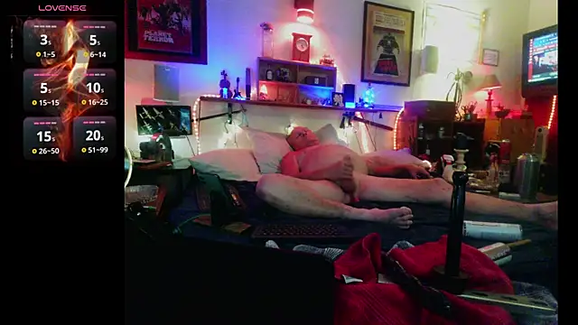 Snapshot of Pussyeat2please chatting on May 18, 2026, 11:26 am Pussyeat2please online show from May 18, 2026, 11:26 am