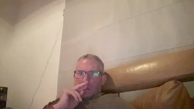 choupipat1 online show from September 24, 2025, 11:21 pm