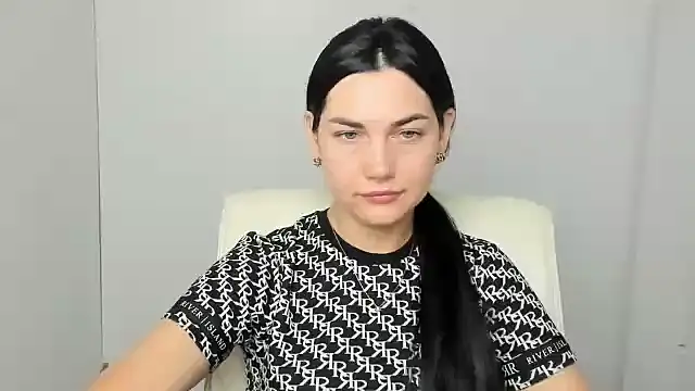 Snapshot of Lune_Moon chatting on September 9, 2025, 5:39 am Lune Moon online show from September 9, 2025, 5:39 am