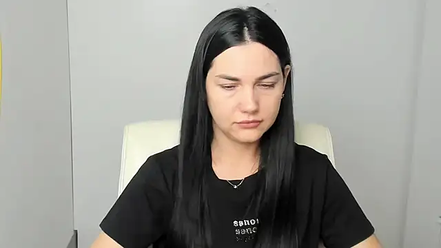 Snapshot of Lune_Moon chatting on September 12, 2025, 4:56 am Lune Moon online show from September 12, 2025, 4:56 am