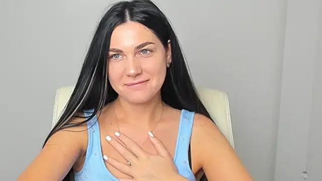 Snapshot of Lune_Moon chatting on November 22, 2025, 6:23 am Lune Moon online show from November 22, 2025, 6:23 am