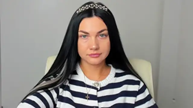 Snapshot of Lune_Moon chatting on December 1, 2025, 6:36 am Lune Moon online show from December 1, 2025, 6:36 am