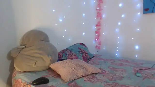 Snapshot of Victoria_new chatting on December 17, 2025, 5:12 am Victoria new online show from December 17, 2025, 5:12 am