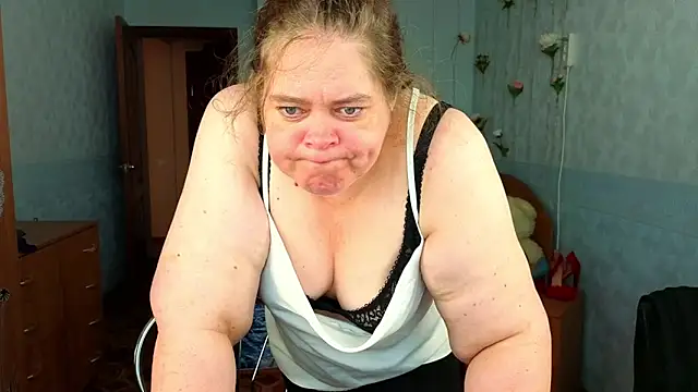 Audrey Aura online show from October 2, 2025, 5:00 am