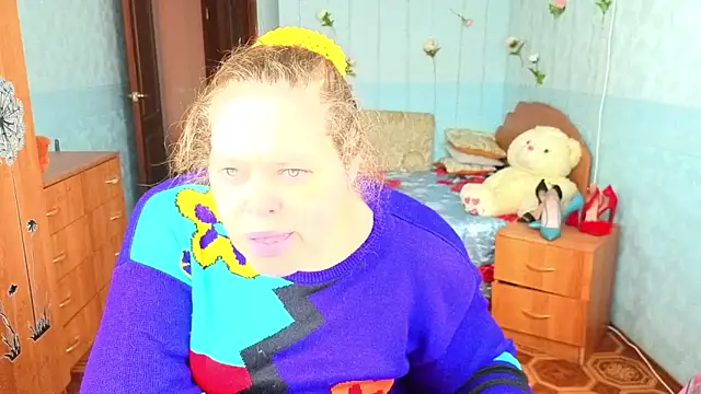 Audrey Aura online show from October 12, 2025, 5:20 am